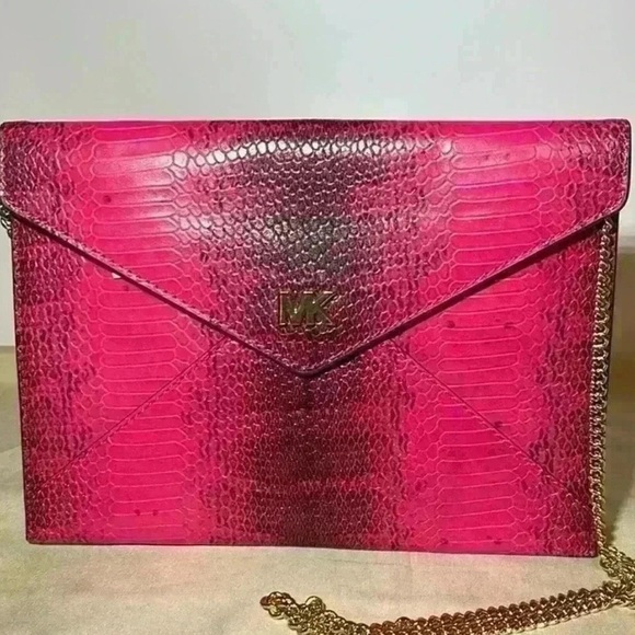 🩷MICHAEL KORS🩷Ultra Pink Barbara Embossed Leather Envelope Clutch/NWT - Picture 3 of 9